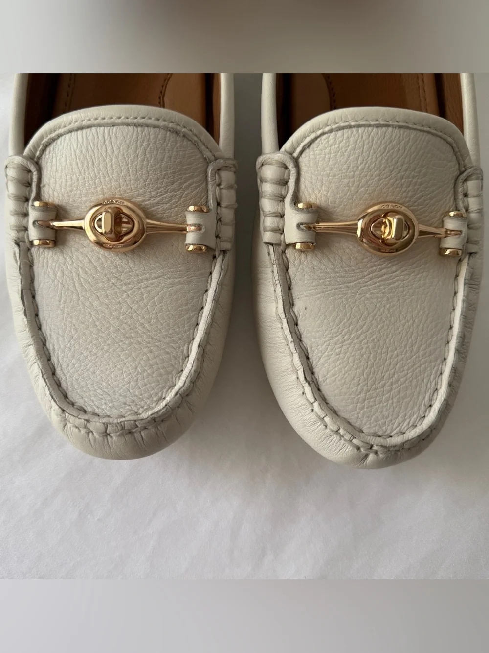 Coach Women's White Leather Loafers with Gold Turnlock Hardware Size 7